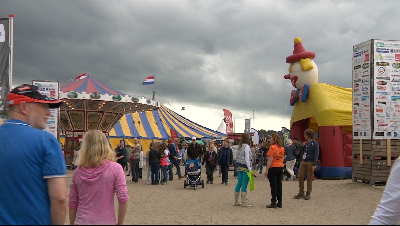 Omroep Flevoland - Nieuws - Maak het Mee: Beachfestival